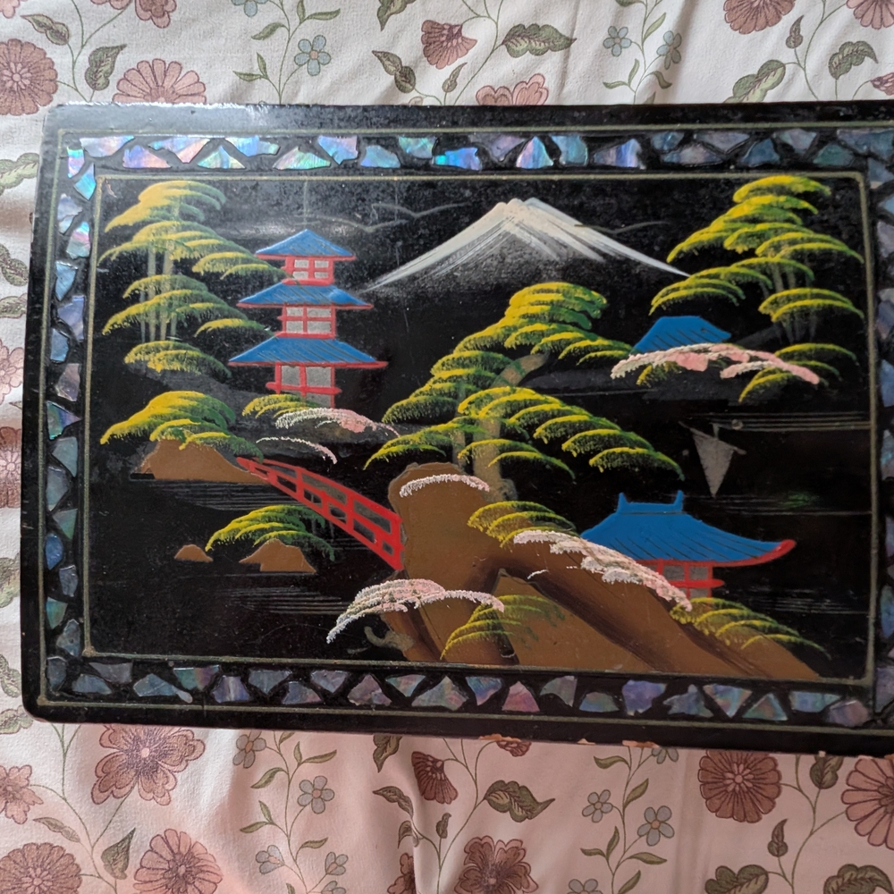 Japanese Lacquered Jewelry Box with Scenic Design